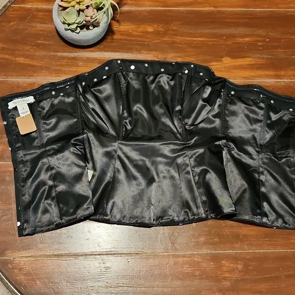 EUC White House | Black Market Bustier (0715) - Picture 5 of 8